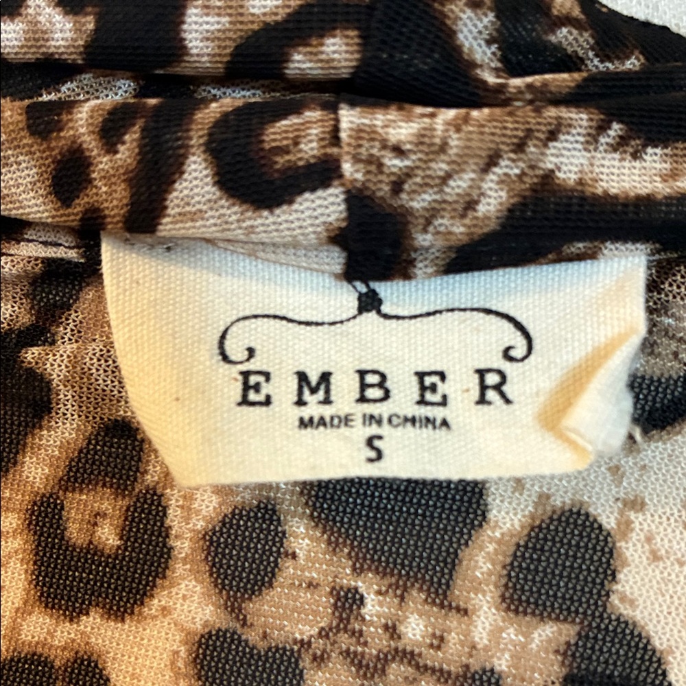 Chic Leopard Print Women's Robe - Picture 3 of 5